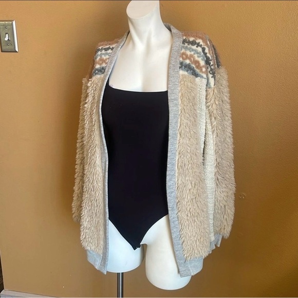 Anthropologie Amadi textured front open cardigan. Faux Sherpa Cardigan - Picture 2 of 12